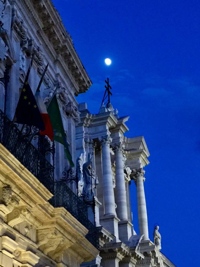 A 50 Passi Dal Tempio Di Apollo Syracuse Exterior foto