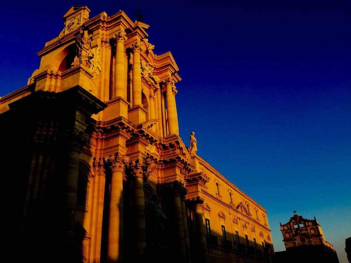 A 50 Passi Dal Tempio Di Apollo Syracuse Exterior foto